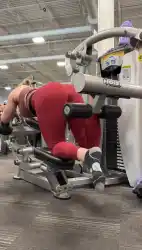 girls-in-yoga-pants