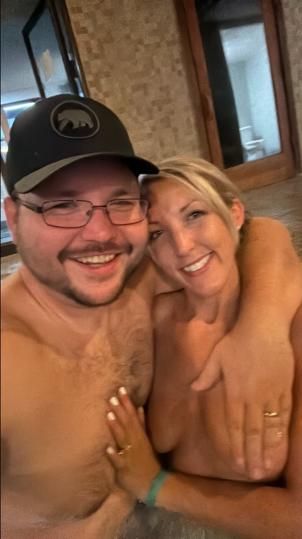 Huge collection of porn photos Couple ManyVids OnlyFans by Erika Swingz’s (@erikaswingz)
