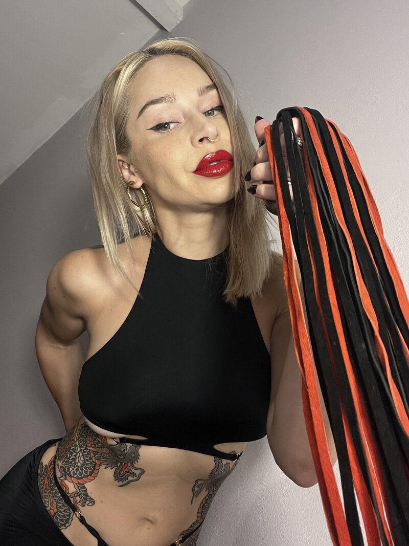 Huge collection of porn photos Blonde Dominatrix Domme by 𝐐𝐮𝐞𝐞𝐧 𝐂𝐚𝐭𝐡𝐞𝐫𝐢𝐧𝐞 👸’s (@catherine_fox)