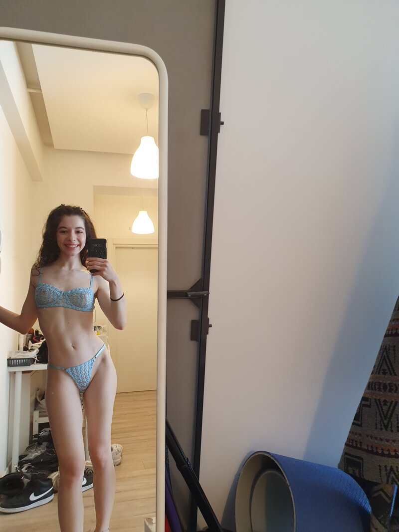 Huge collection of porn photos Amateur Tits Teen by April 🌸’s (@aprilpetite)