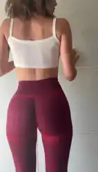 girls-in-yoga-pants