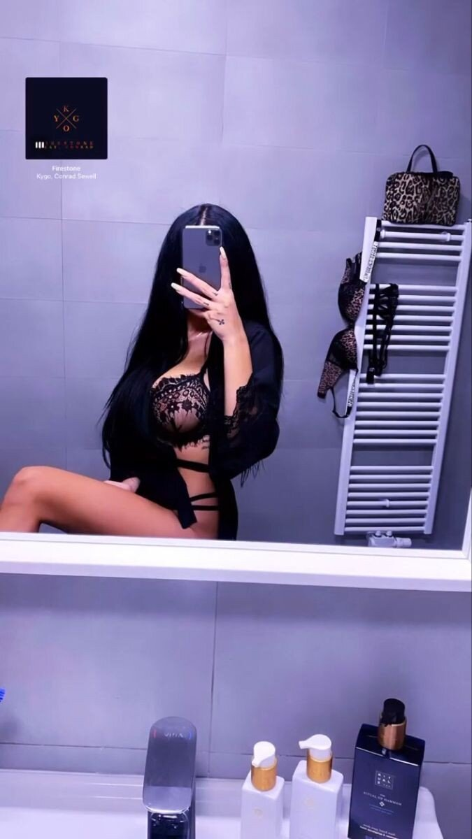 Huge collection of porn photos Amateur Brunette Freeuse by Channel’s (@bigassbootybabez)
