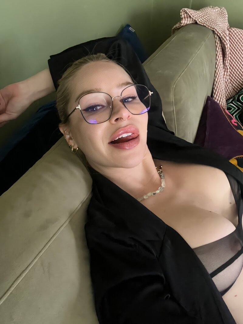 Huge collection of porn photos Cheating Cheat Homewrecker by 𝐐𝐮𝐞𝐞𝐧 𝐂𝐚𝐭𝐡𝐞𝐫𝐢𝐧𝐞 👸’s (@catherine_fox)